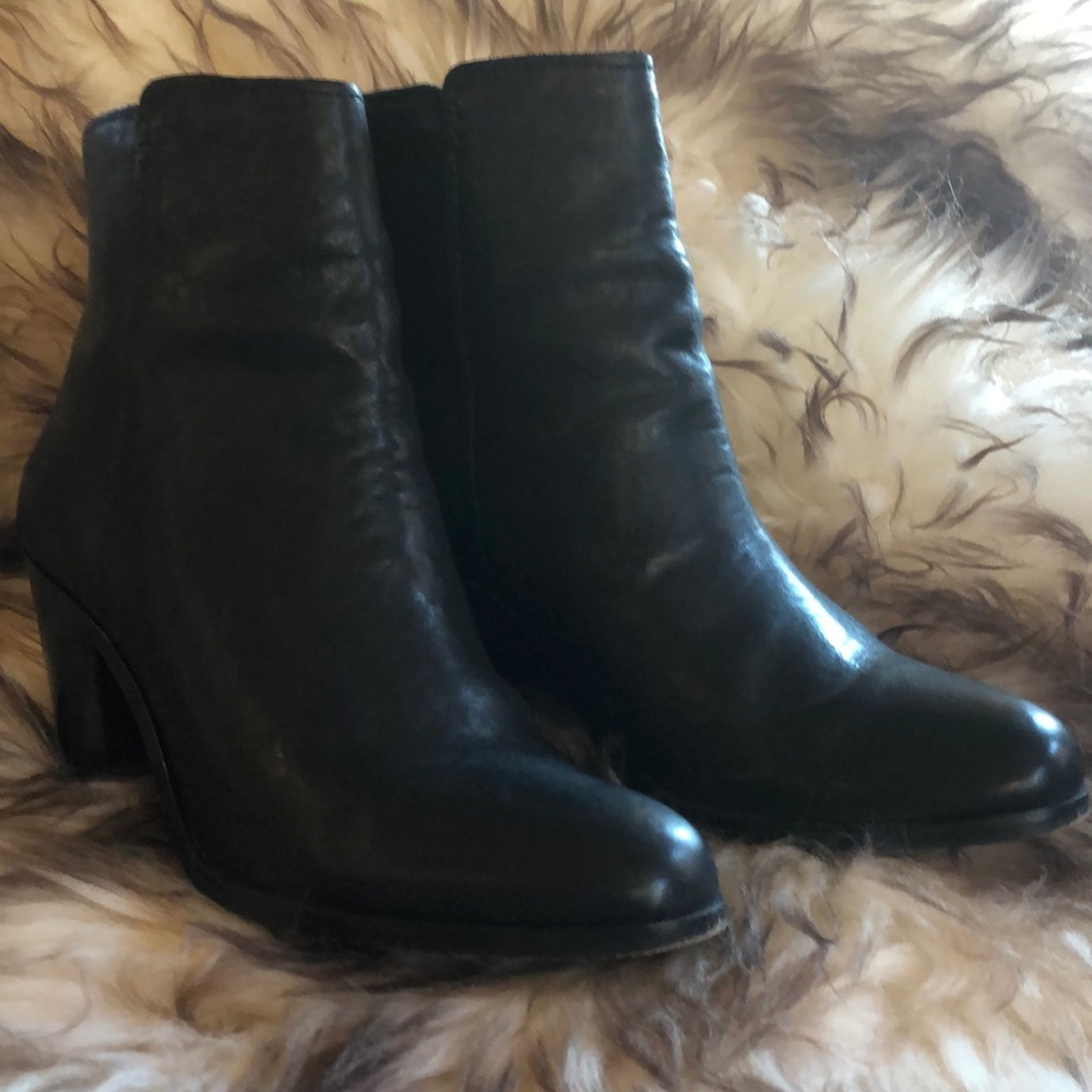 Frye Cameron Bootie 9 Excellent Condition